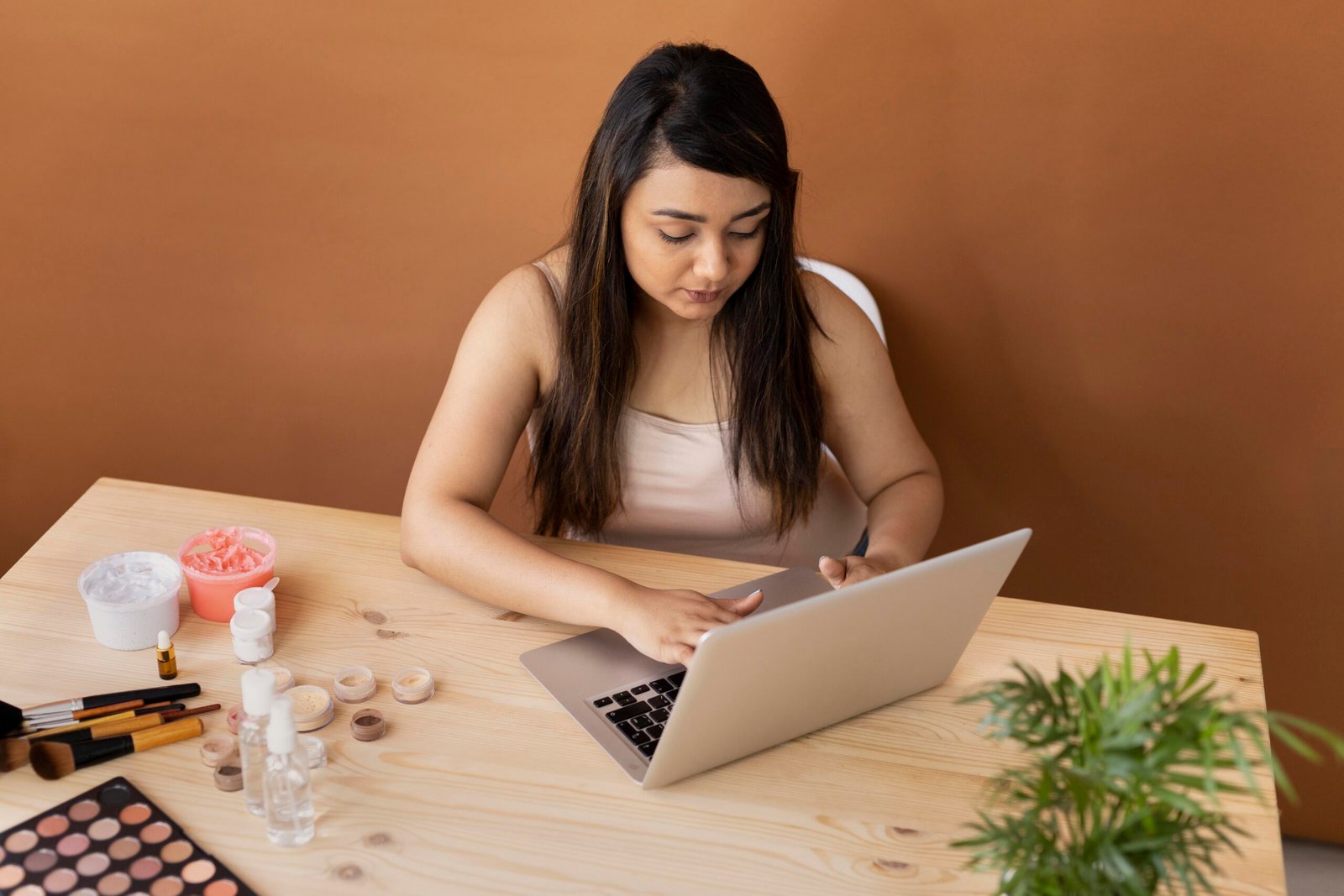 Beauty Courses Online for Beginners: Best Options and Guide
